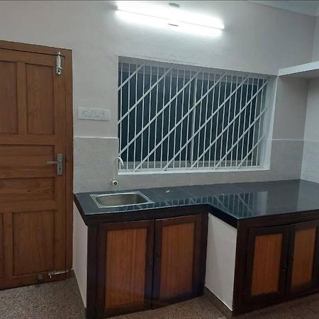 Home At Guruvayur 2 Ac Room,1 Single Bed,Kitchen Esterno foto
