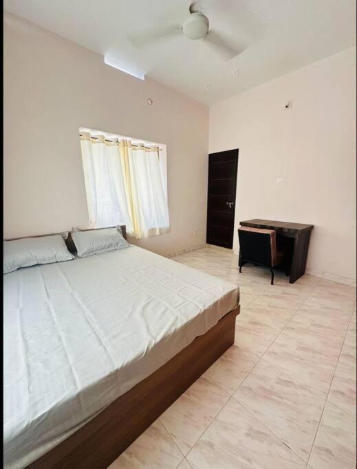 Home At Guruvayur 2 Ac Room,1 Single Bed,Kitchen Esterno foto