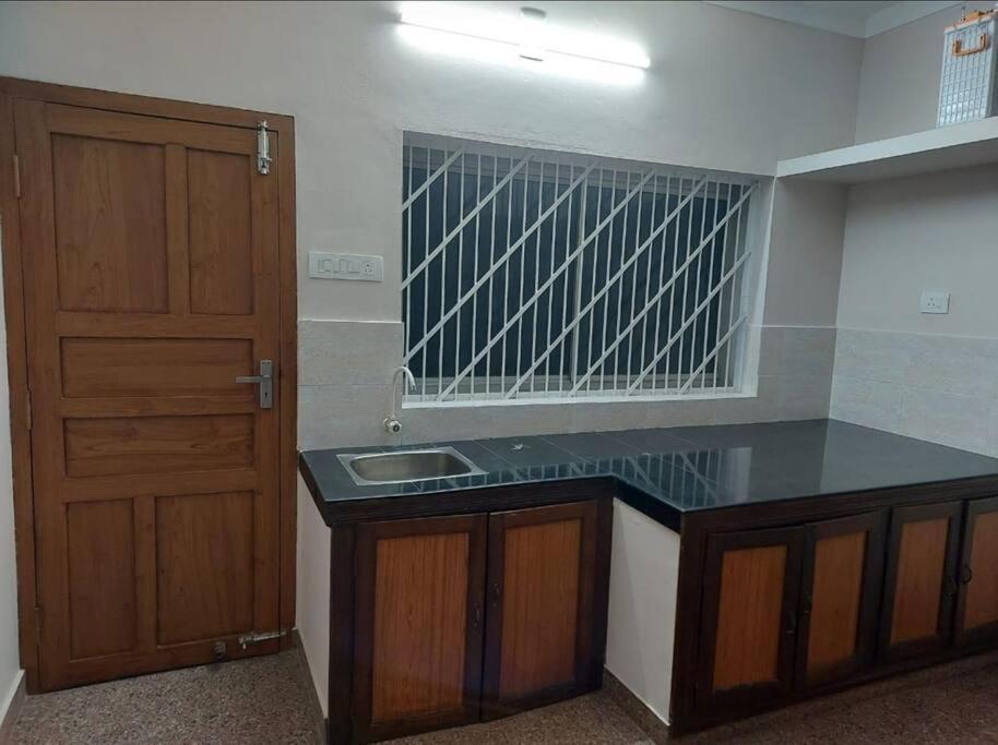 Home At Guruvayur 2 Ac Room,1 Single Bed,Kitchen Esterno foto