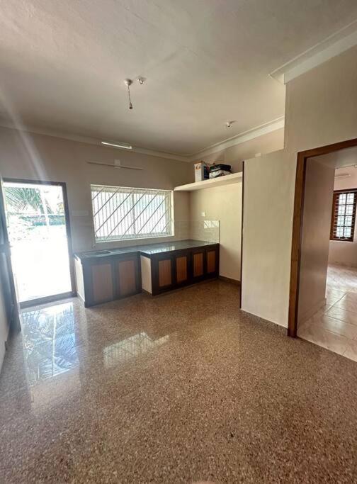 Home At Guruvayur 2 Ac Room,1 Single Bed,Kitchen Esterno foto