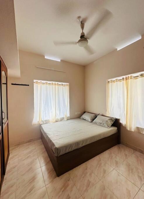 Home At Guruvayur 2 Ac Room,1 Single Bed,Kitchen Esterno foto